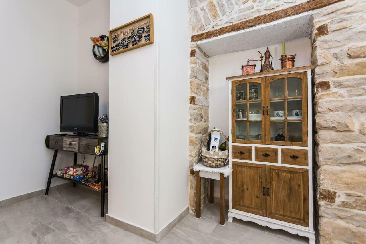 Apartment Nostalgija, Benkovac Extérieur photo